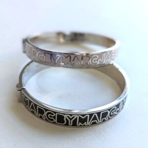 2pc MARC Marc Jacobs Enamel Logo Hinge Metal Bracelet Pink/ Silver Black/ Silver